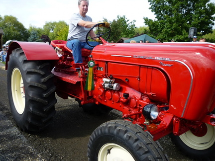 Largest tractor Porsche ever made, it is called a Master. This is a diesel tractor.