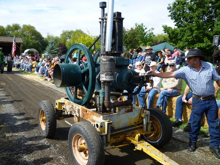 A real treat, a large Fairbanks-Morse 18HP one cylinder engine in the parade, and yes, it is RUNNING!